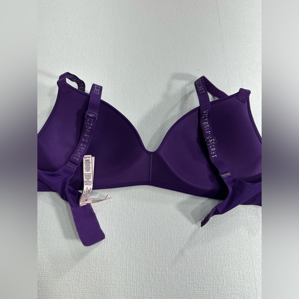 NWOT Victoria’s Secret T shirt lightly lined wireless bra purple size 34D - Picture 3 of 8